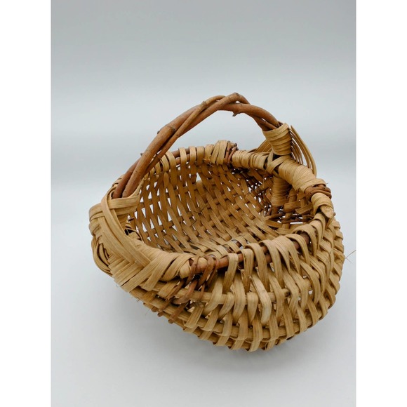 Mid Century Boho Wicker Basket Small Woven - Picture 4 of 7